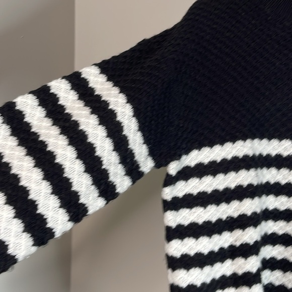 Suzy Shier Striped Textured Knit Sweater Black Ivory Loose Fit Crewneck L - Picture 6 of 12